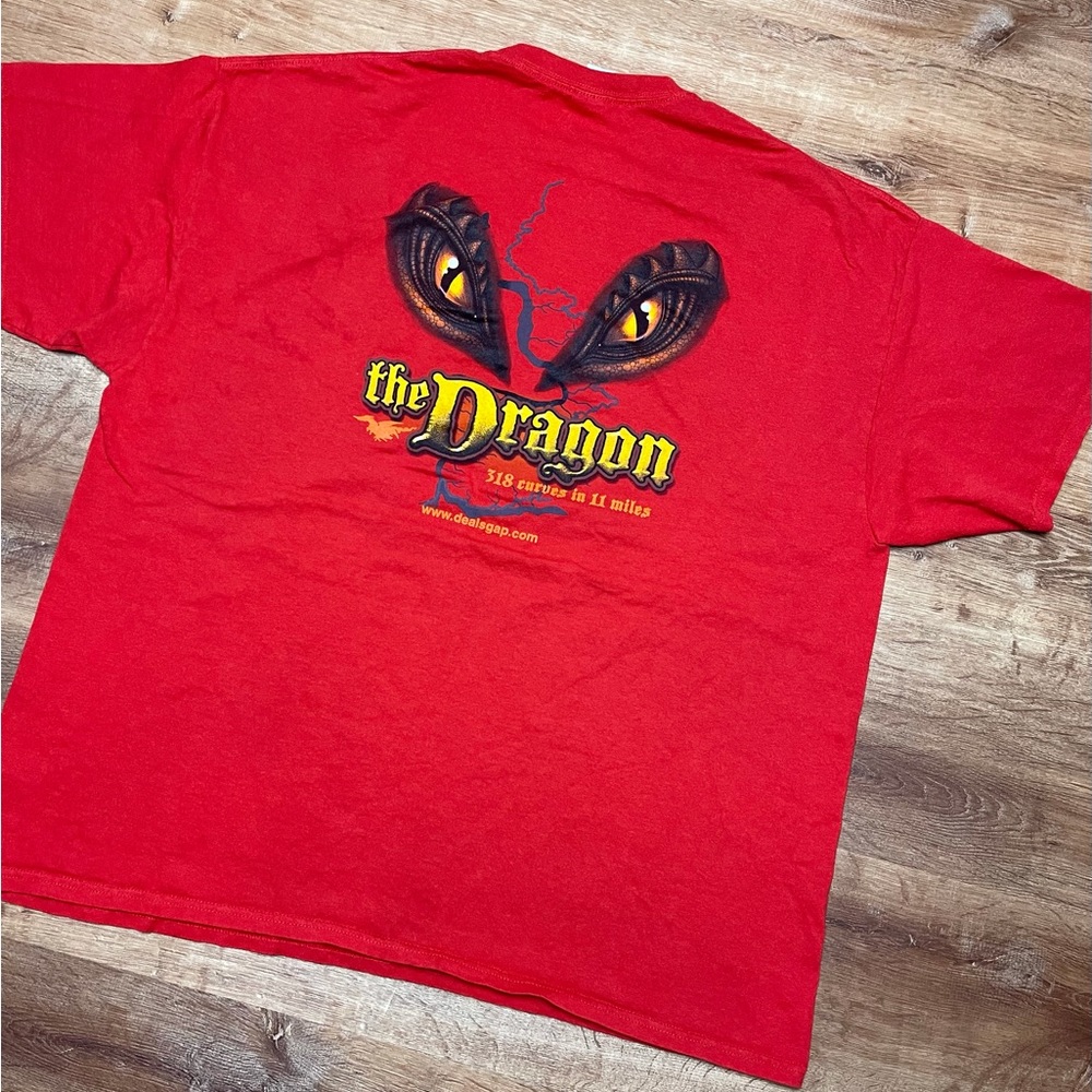 Graphic‎ tee